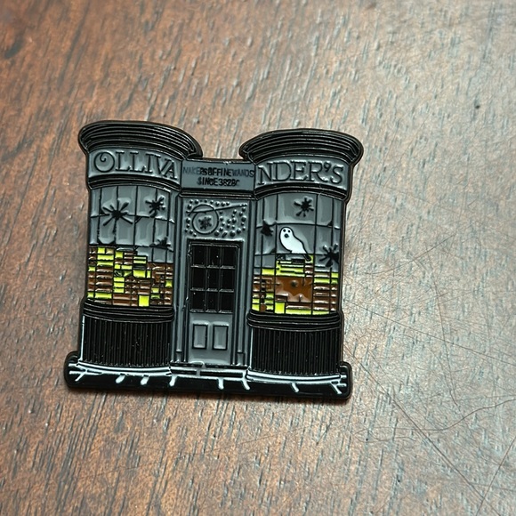 Harry Potter Hogwarts Ollivanders Wand Shop Enamel Pin NWOT - Picture 2 of 7
